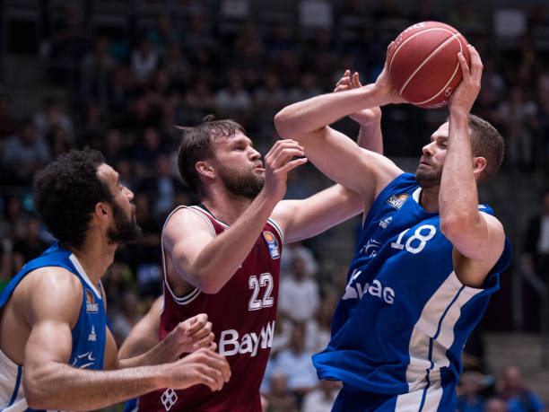 如今也笼罩 如今也笼罩