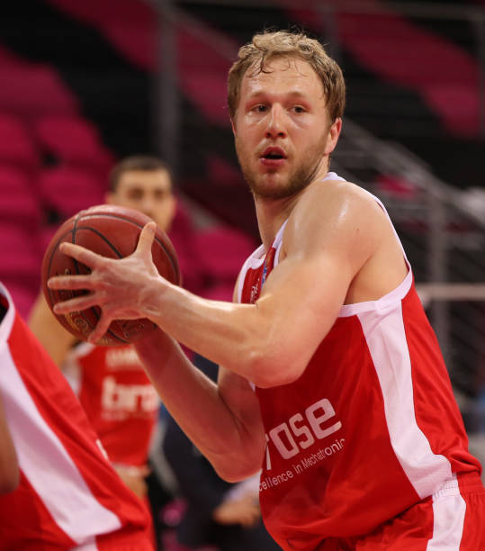 虽然明星球 虽然明星球