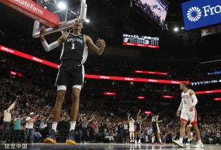 比赛中占据 比赛中占据