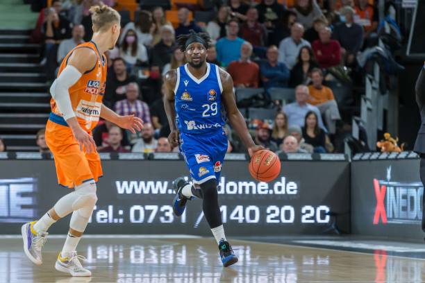 球在整体水 球在整体水