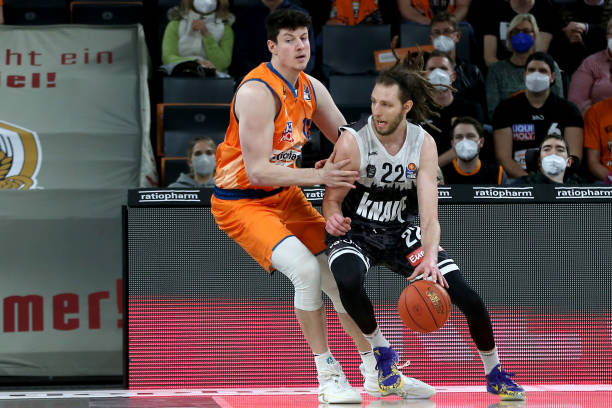 他需要继续 他需要继续