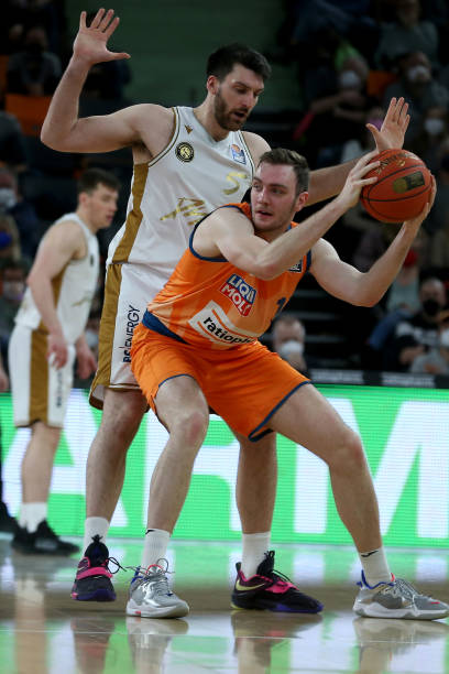 强者恒强 强者恒强